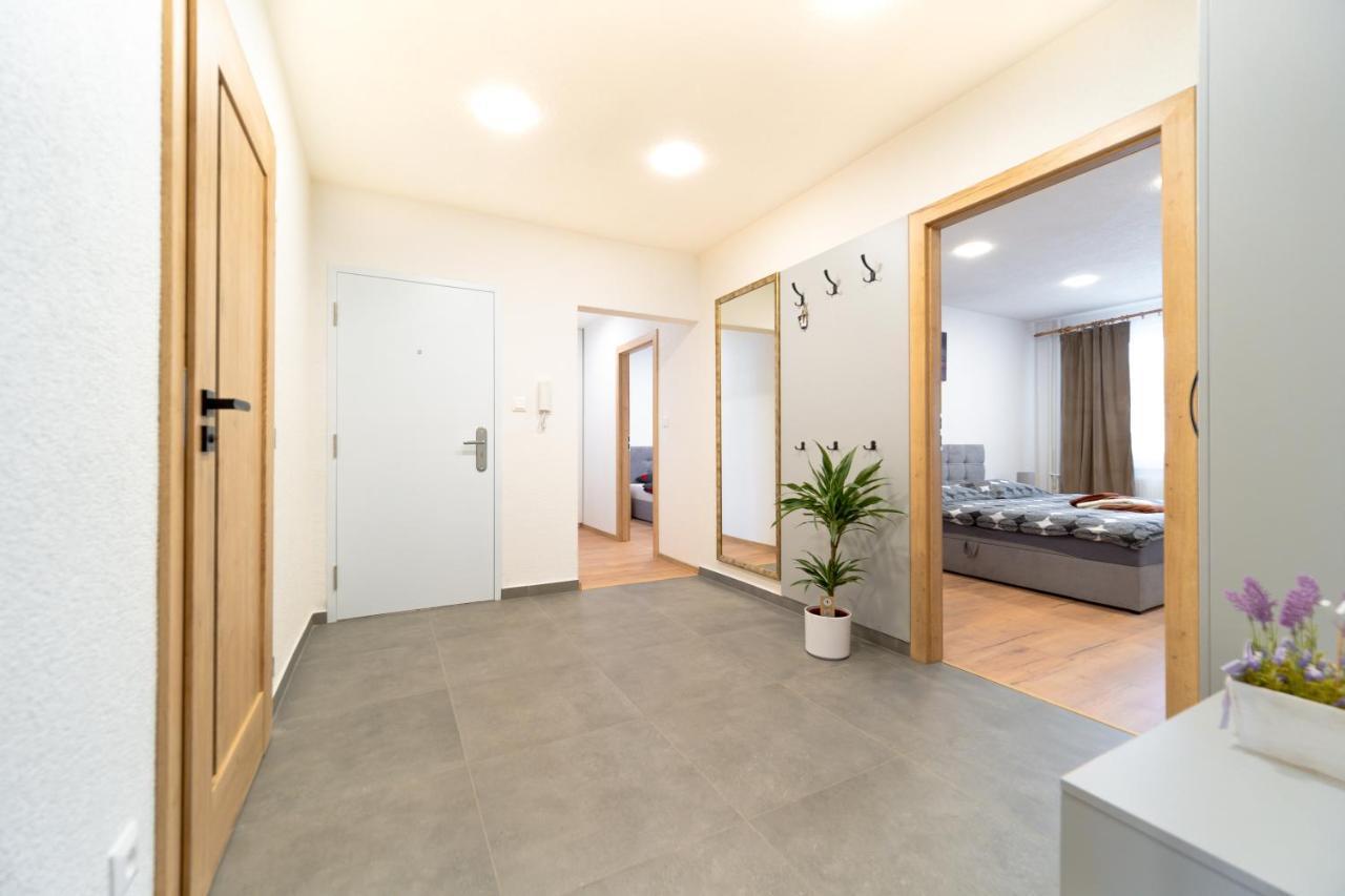 Apartman Discreet Kysucke Nove Mesto Exterior foto
